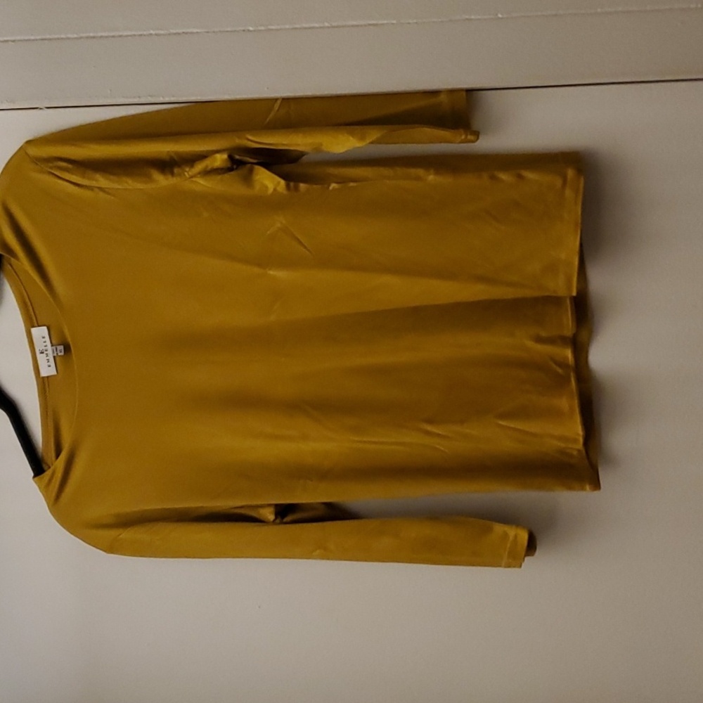 Emmelle Silk Tee - Picture 11 of 11